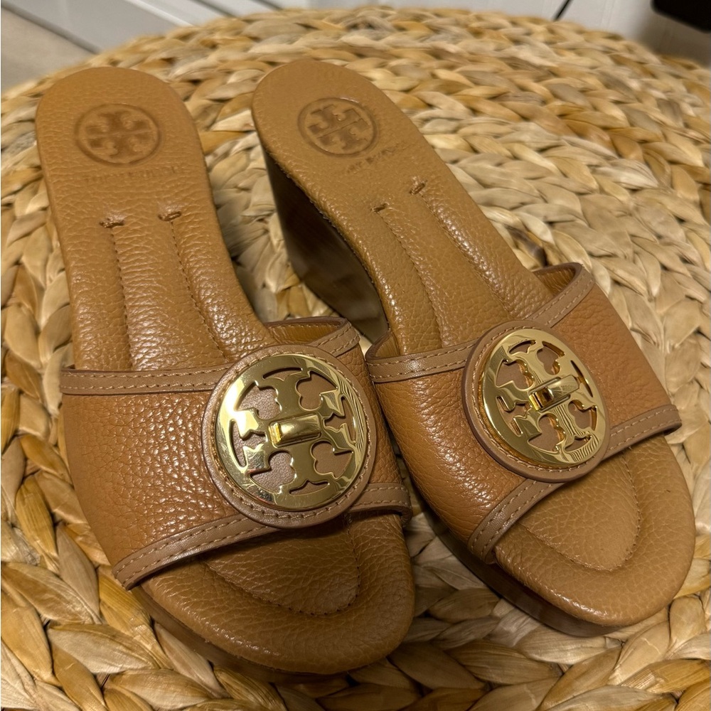 Tory Burch Wedge sandals brown leather size: US 6